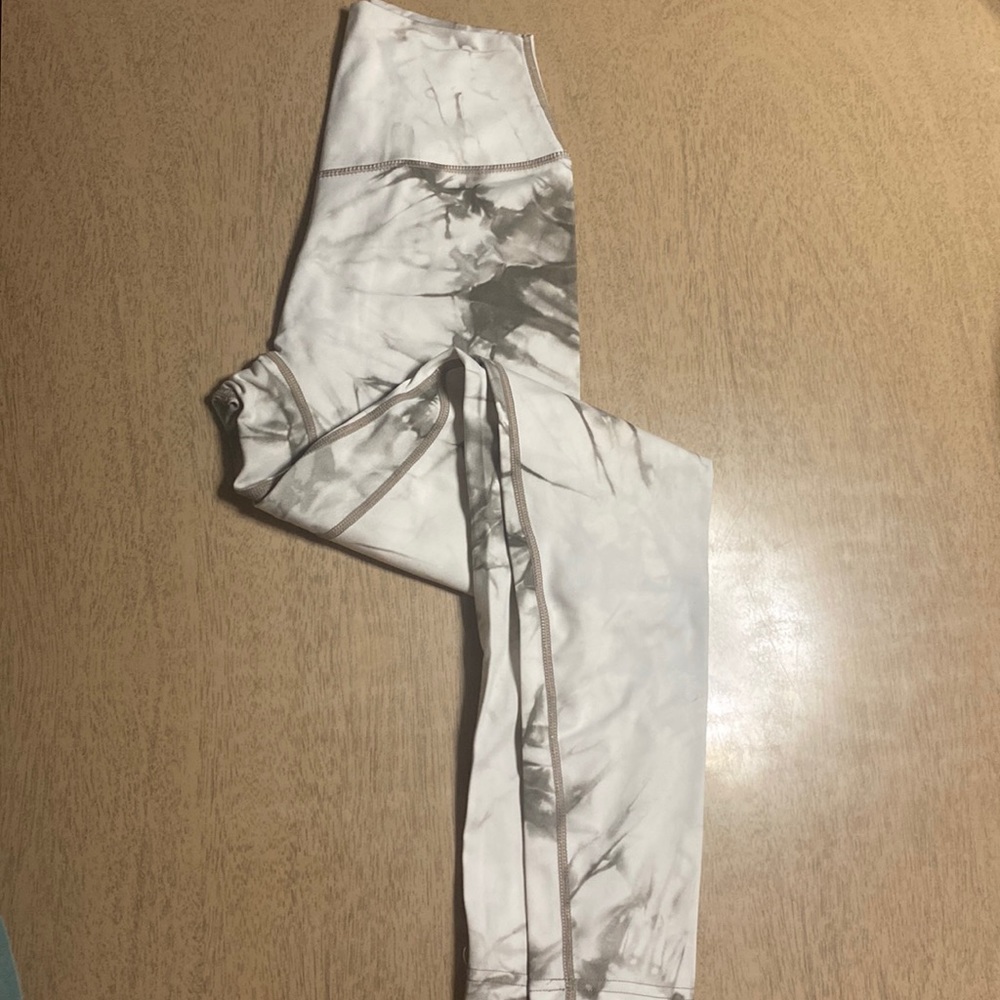 Balance athletica grey tie dye aura leggings